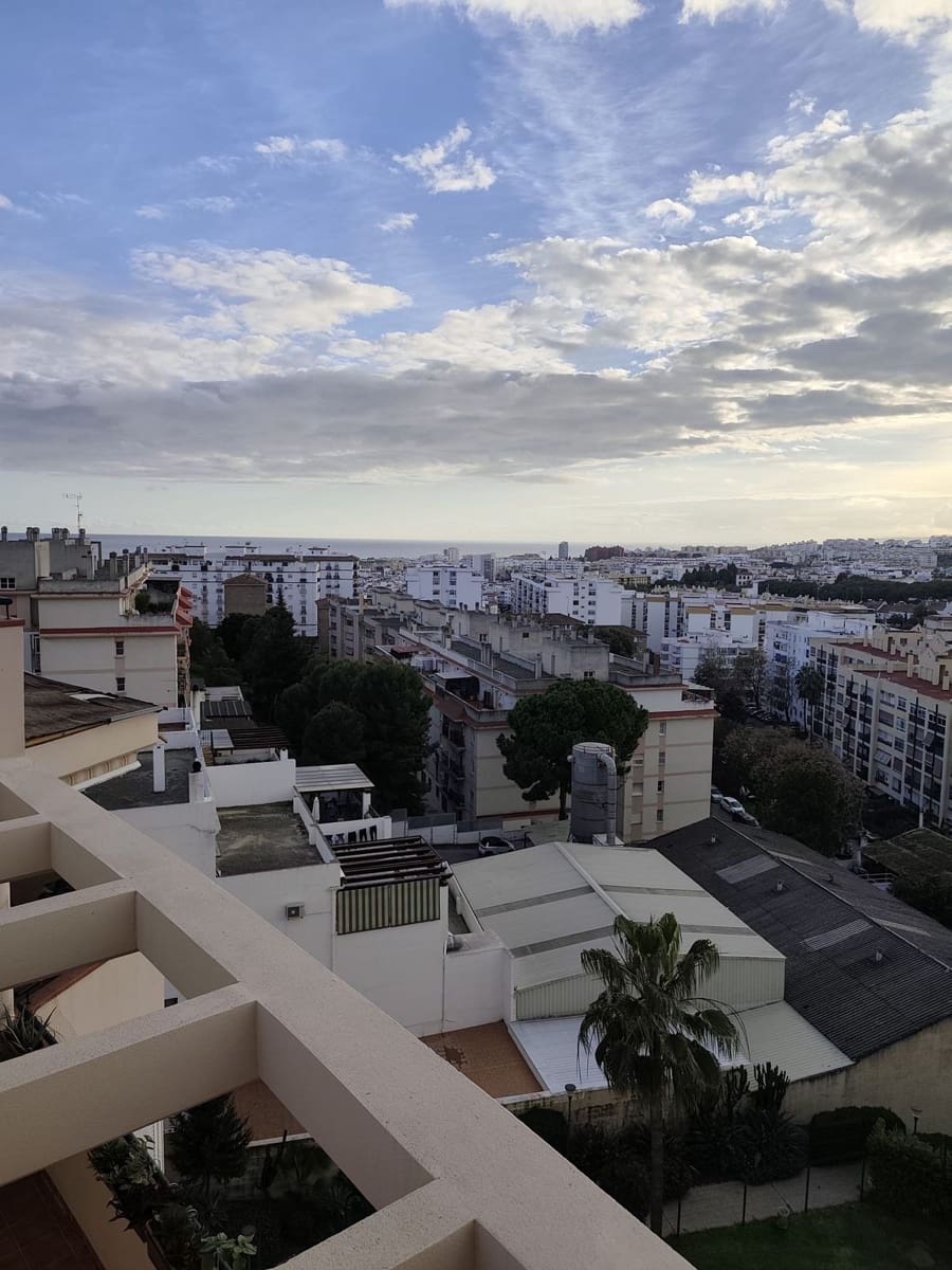 2 chambre Penthouse à vendre à Estepona avec piscine garage - 445 000 € (Ref: 9537029)