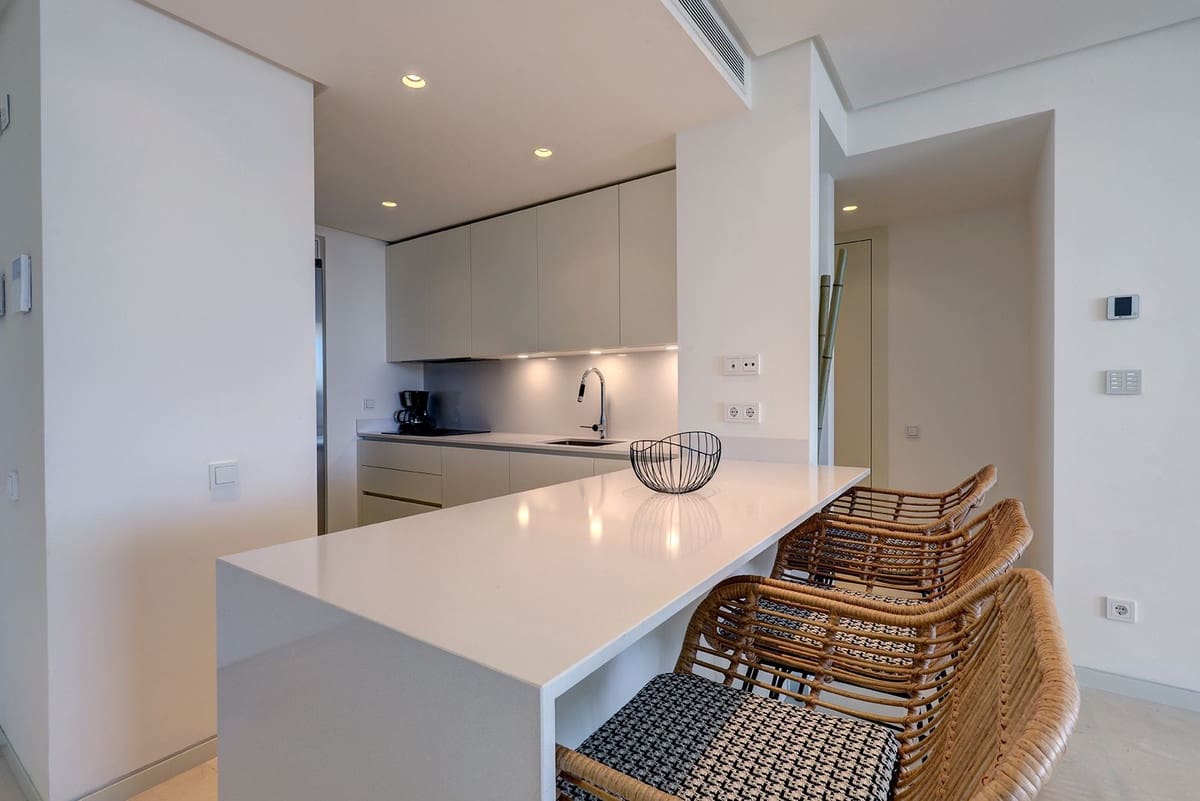 2 sypialnia Apartament na sprzedaż w Ojen z basenem garażem - 770 000 € (Ref: 9548971)