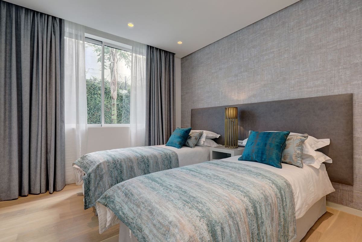 2 sypialnia Apartament na sprzedaż w Ojen z basenem garażem - 770 000 € (Ref: 9548971)