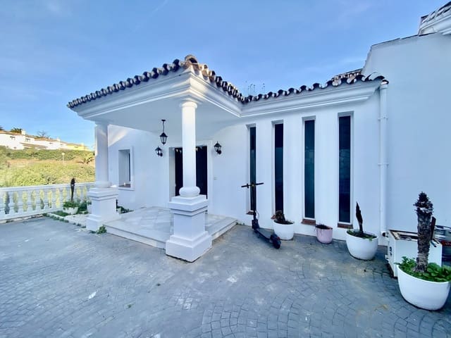 5 soverom Villa til salgs i Calahonda, Mijas med svømmebasseng garasje - € 1 150 000 (Ref: 9549786)