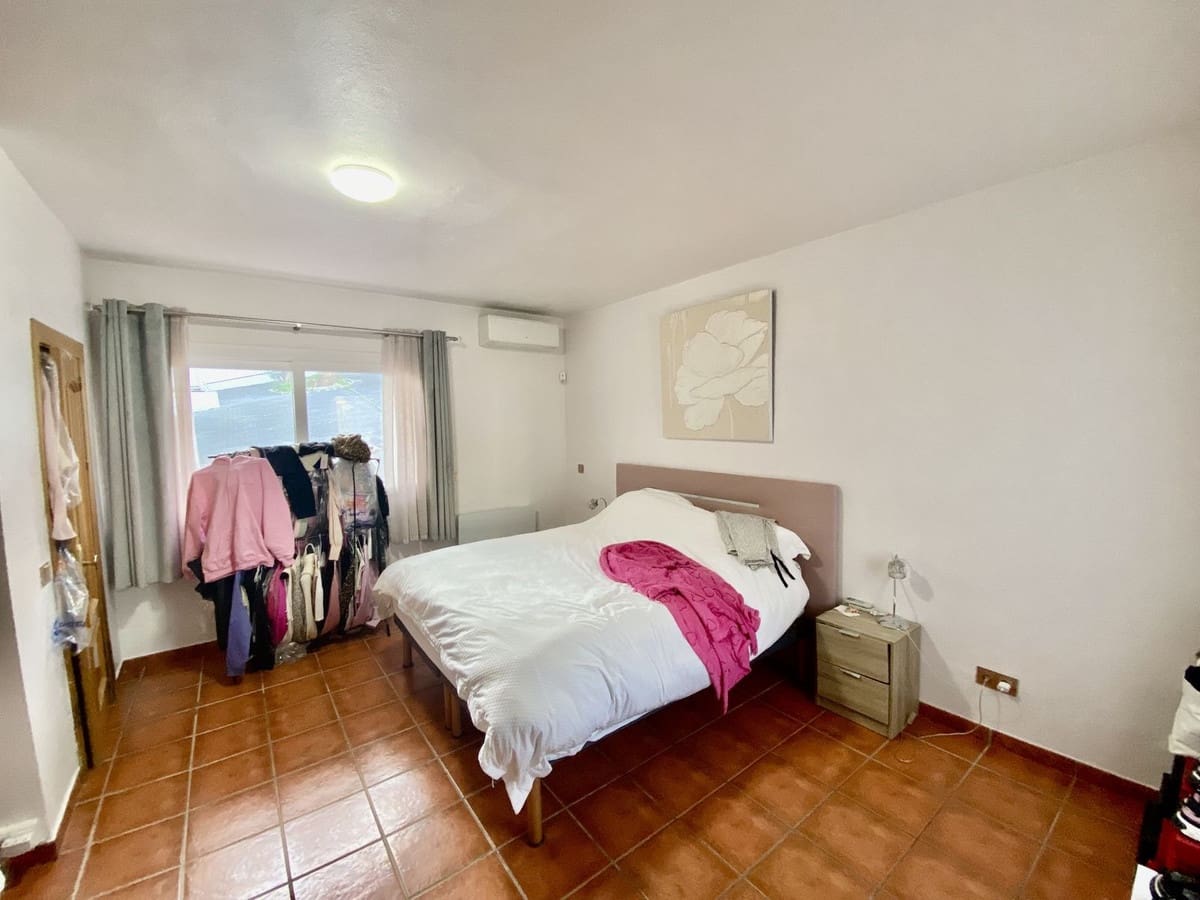 5 soverom Villa til salgs i Calahonda med svømmebasseng garasje - € 1 150 000 (Ref: 9549786)