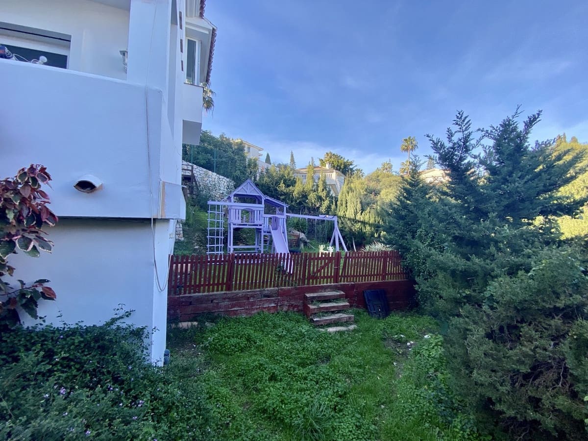 5 soverom Villa til salgs i Calahonda med svømmebasseng garasje - € 1 150 000 (Ref: 9549786)