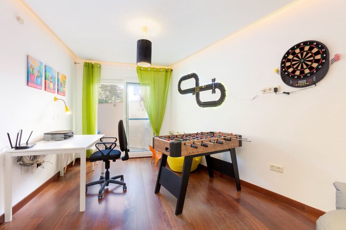 4 soverom Kjedet enebolig til salgs i Riviera del Sol med svømmebasseng garasje - € 495 000 (Ref: 9549801)