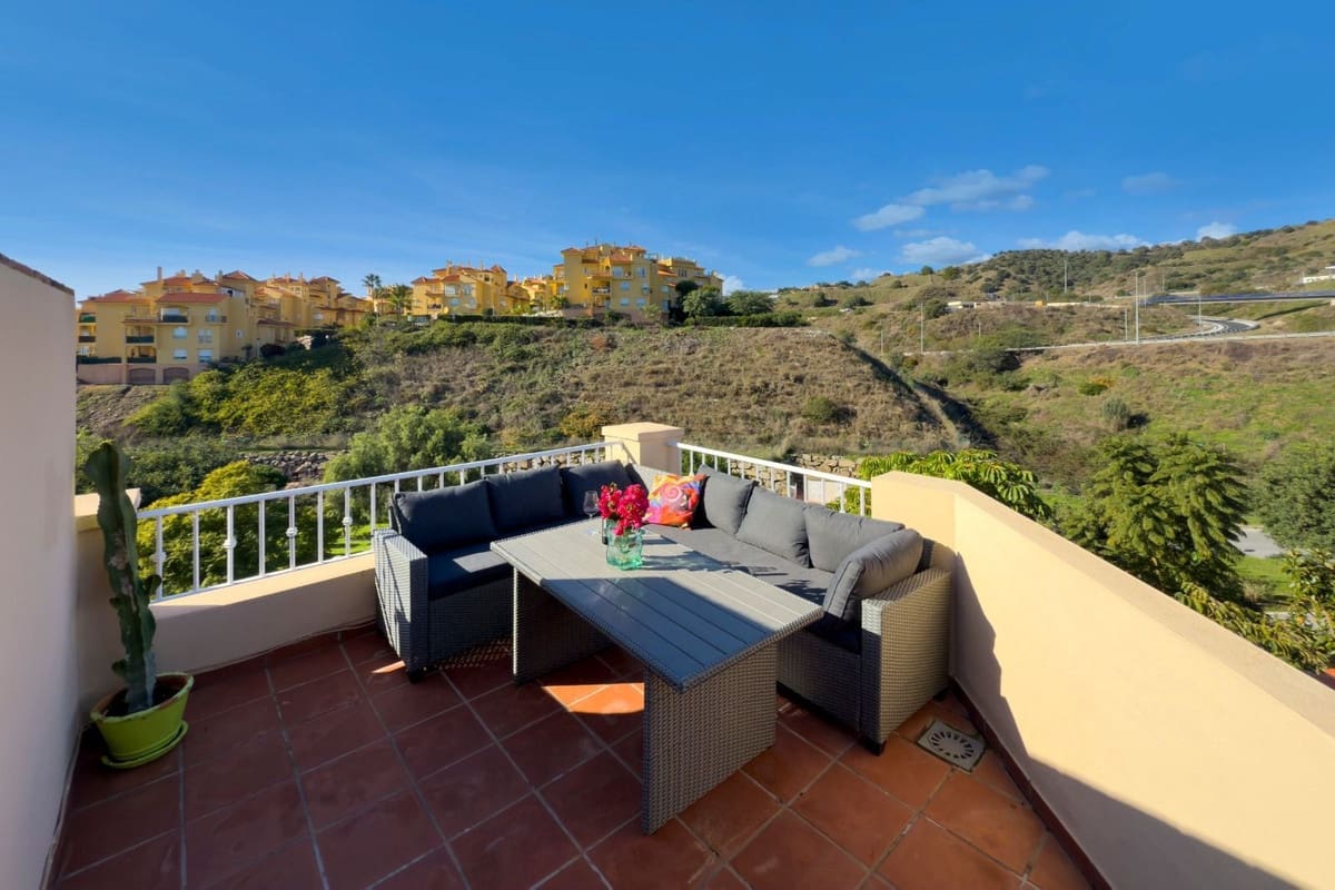 4 soverom Kjedet enebolig til salgs i Riviera del Sol med svømmebasseng garasje - € 495 000 (Ref: 9549801)