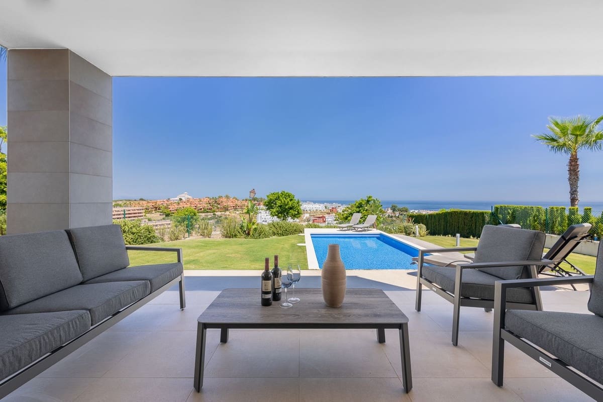 4 sovrum Villa till salu i Manilva med pool garage - 1 150 000 € (Ref: 9549806)