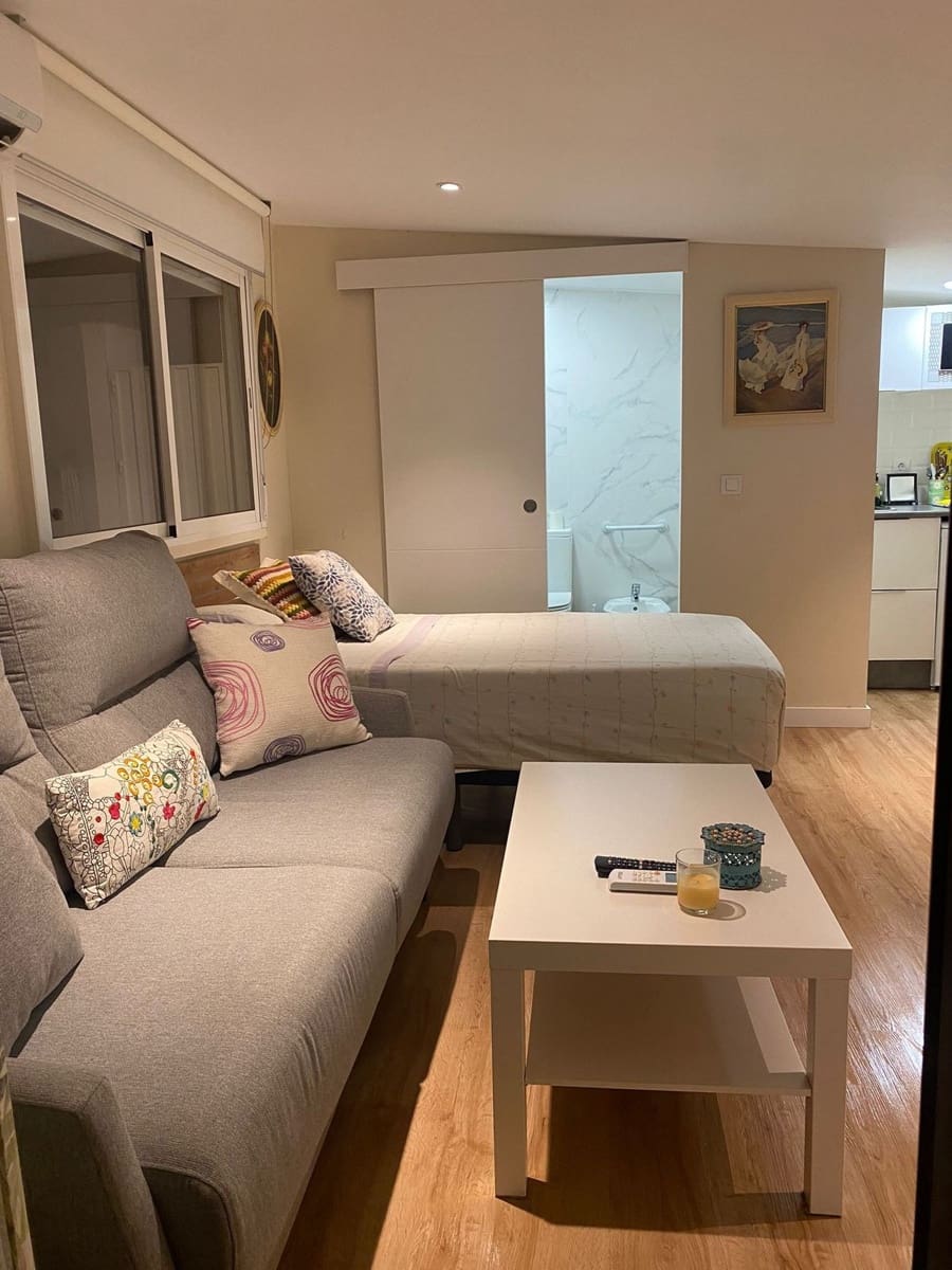 4 soveværelse Semi-Rækkehus til salg i Riviera del Sol med swimmingpool garage - € 460.000 (Ref: 9549807)