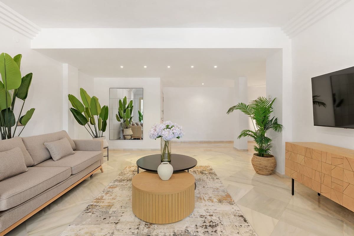 3 soveværelse Lejlighed til salg i Nueva Andalucia med swimmingpool garage - € 660.000 (Ref: 9549809)