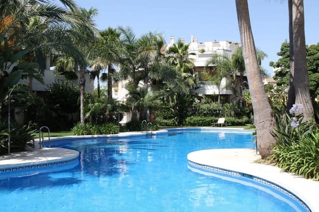 3 soveværelse Lejlighed til salg i Nueva Andalucia, Marbella med swimmingpool garage - € 660.000 (Ref: 9549809)