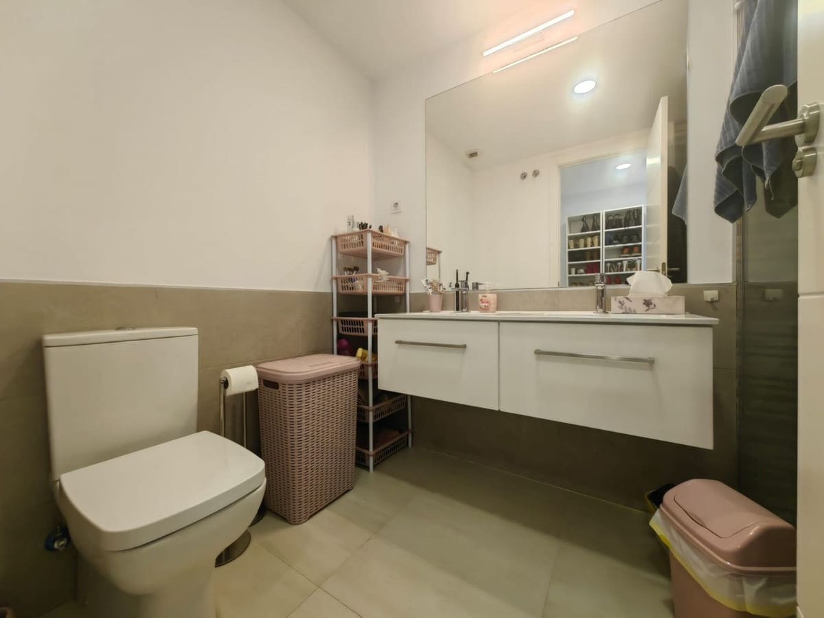 Apartamento de 3 habitaciones en Estepona en venta con piscina garaje - 485.000 € (Ref: 9549819)