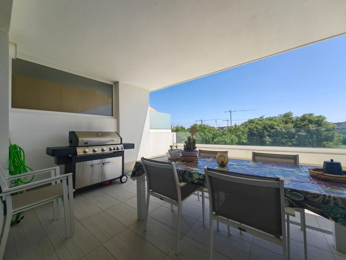 Apartamento de 3 habitaciones en Estepona en venta con piscina garaje - 485.000 € (Ref: 9549819)