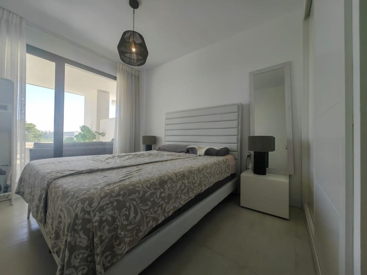 Apartamento de 3 habitaciones en Estepona en venta con piscina garaje - 485.000 € (Ref: 9549819)