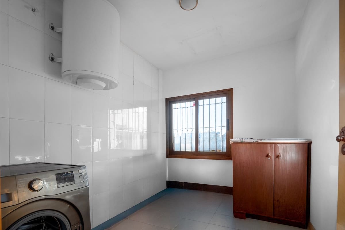 4 soverom Kjedet enebolig til salgs i Riviera del Sol med svømmebasseng garasje - € 549 000 (Ref: 9549820)