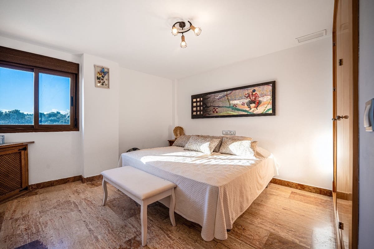 4 soverom Kjedet enebolig til salgs i Riviera del Sol med svømmebasseng garasje - € 549 000 (Ref: 9549820)