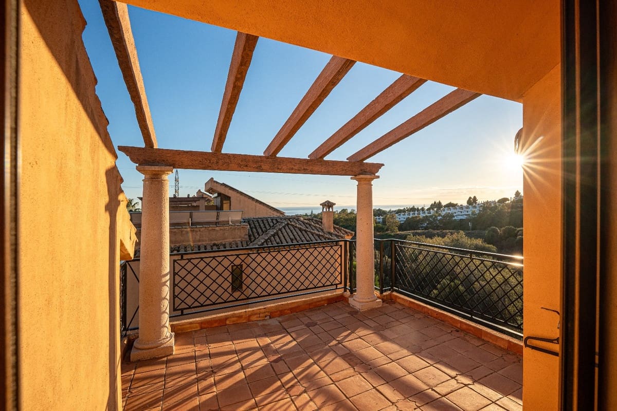 4 soverom Kjedet enebolig til salgs i Riviera del Sol med svømmebasseng garasje - € 549 000 (Ref: 9549820)