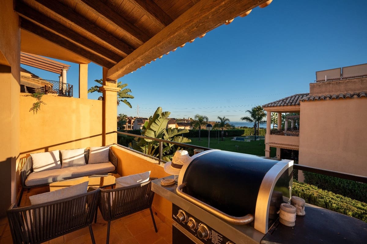 4 soverom Kjedet enebolig til salgs i Riviera del Sol med svømmebasseng garasje - € 549 000 (Ref: 9549820)