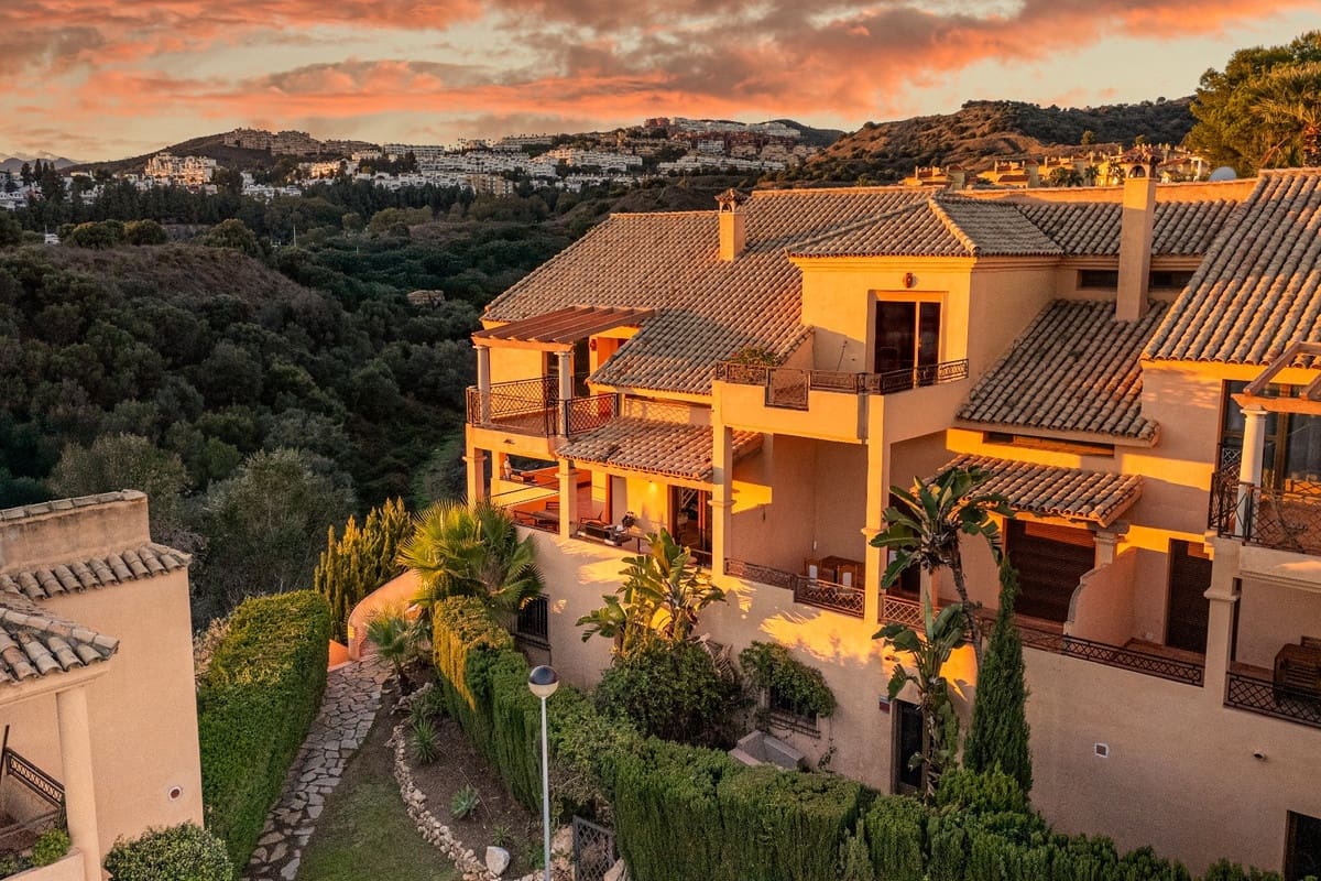 4 soverom Kjedet enebolig til salgs i Riviera del Sol med svømmebasseng garasje - € 549 000 (Ref: 9549820)