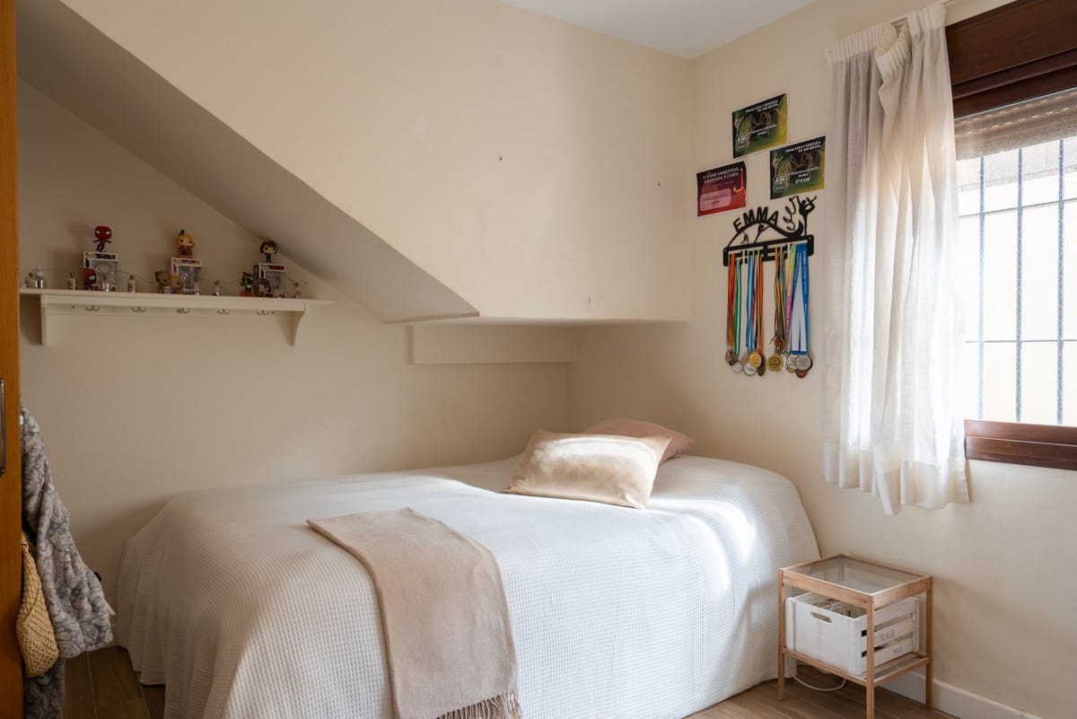 5 makuuhuone Huvila myytävänä paikassa La Sierrezuela mukana uima-altaan - 950 000 € (Ref: 9549873)