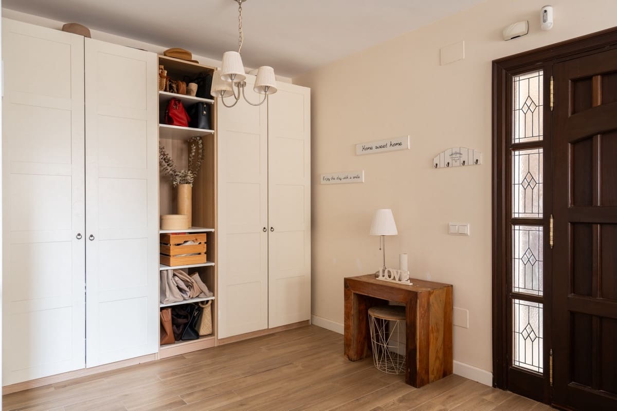 5 makuuhuone Huvila myytävänä paikassa La Sierrezuela mukana uima-altaan - 950 000 € (Ref: 9549873)