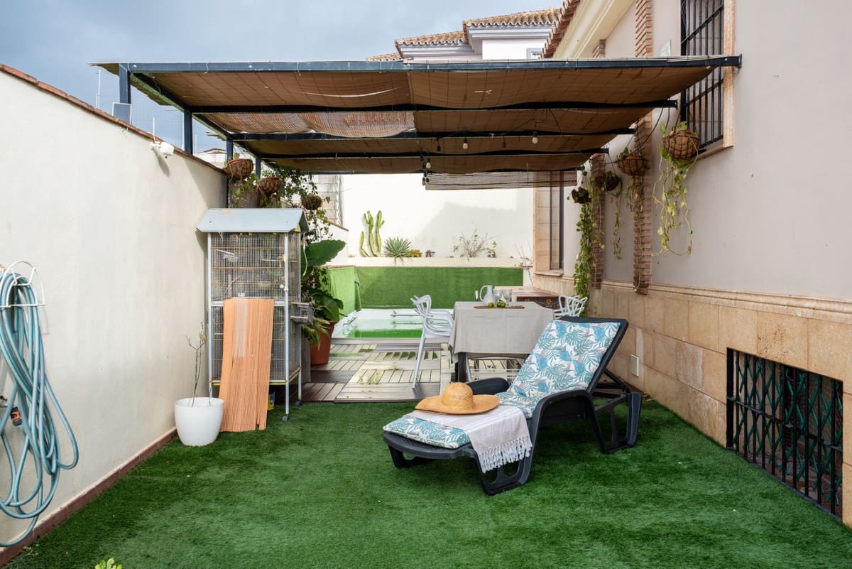 5 makuuhuone Huvila myytävänä paikassa La Sierrezuela mukana uima-altaan - 950 000 € (Ref: 9549873)