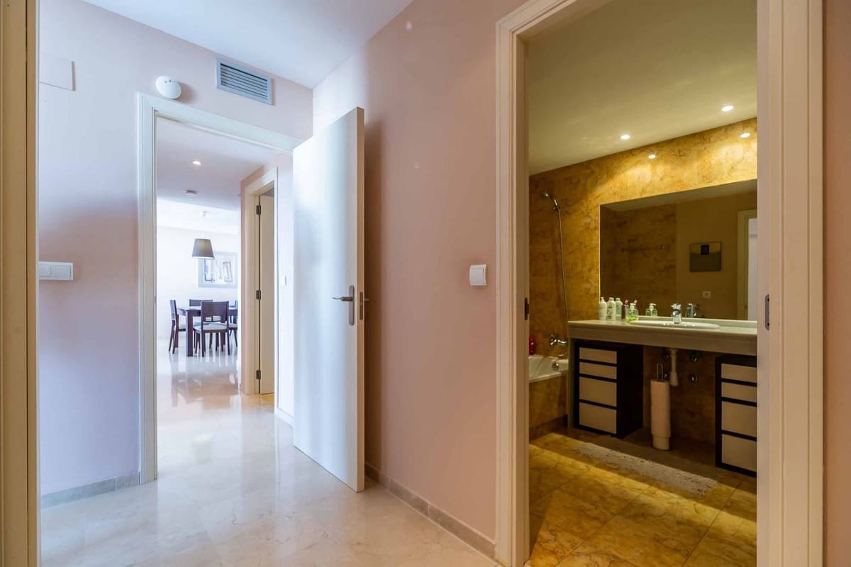 2 makuuhuone Huoneisto myytävänä paikassa Calahonda mukana uima-altaan 
autotalli - 419 000 € (Ref: 9549909)