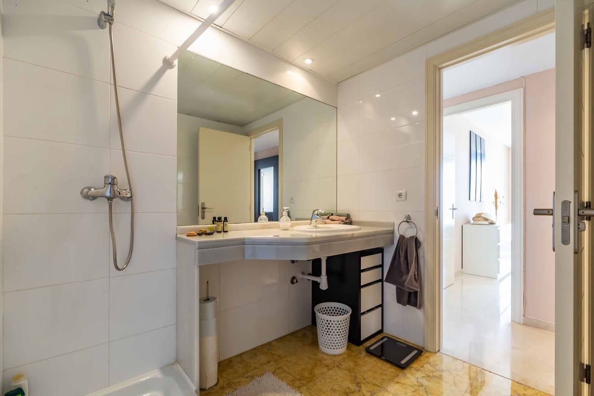 2 makuuhuone Huoneisto myytävänä paikassa Calahonda mukana uima-altaan 
autotalli - 419 000 € (Ref: 9549909)