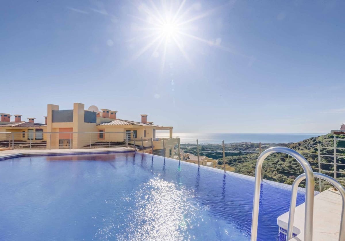 2 makuuhuone Huoneisto myytävänä paikassa Calahonda mukana uima-altaan 
autotalli - 419 000 € (Ref: 9549909)