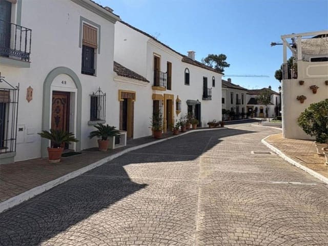 2 slaapkamer Huis te koop in Guadalmina Baja, Marbella met zwembad garage - € 689.000 (Ref: 9549921)