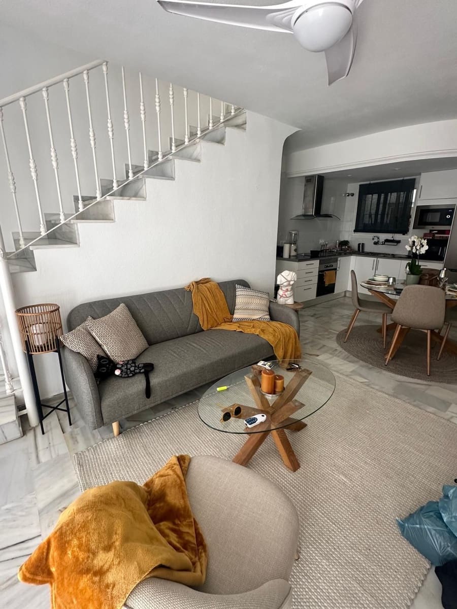 2 soveværelse Byhus til salg i La Reserva med swimmingpool garage - € 329.500 (Ref: 9549984)