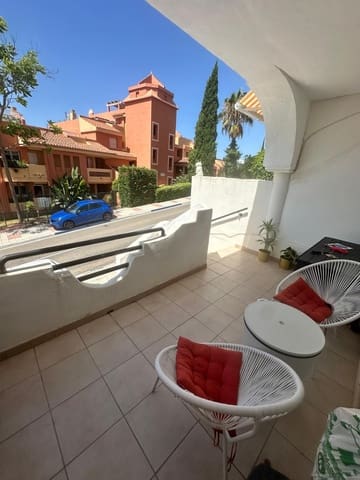 2 soveværelse Byhus til salg i La Reserva, Marbella med swimmingpool garage - € 329.500 (Ref: 9549984)