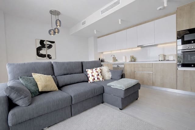 2 sovrum Takvåning till salu i Estepona med pool garage - 450 000 € (Ref: 9550028)