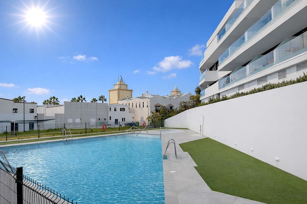 2 sovrum Takvåning till salu i Estepona med pool garage - 450 000 € (Ref: 9550028)