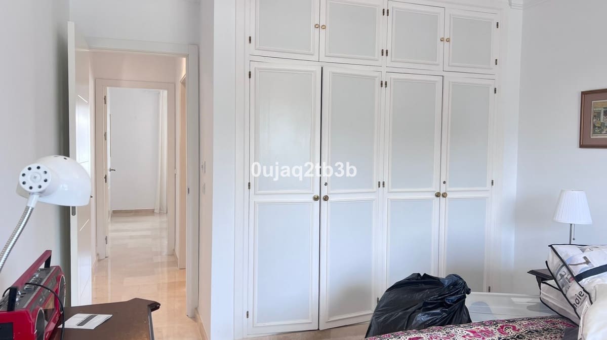 4 bedroom Apartment for sale in Nueva Andalucia with pool garage - € 1,500,000 (Ref: 9550030)