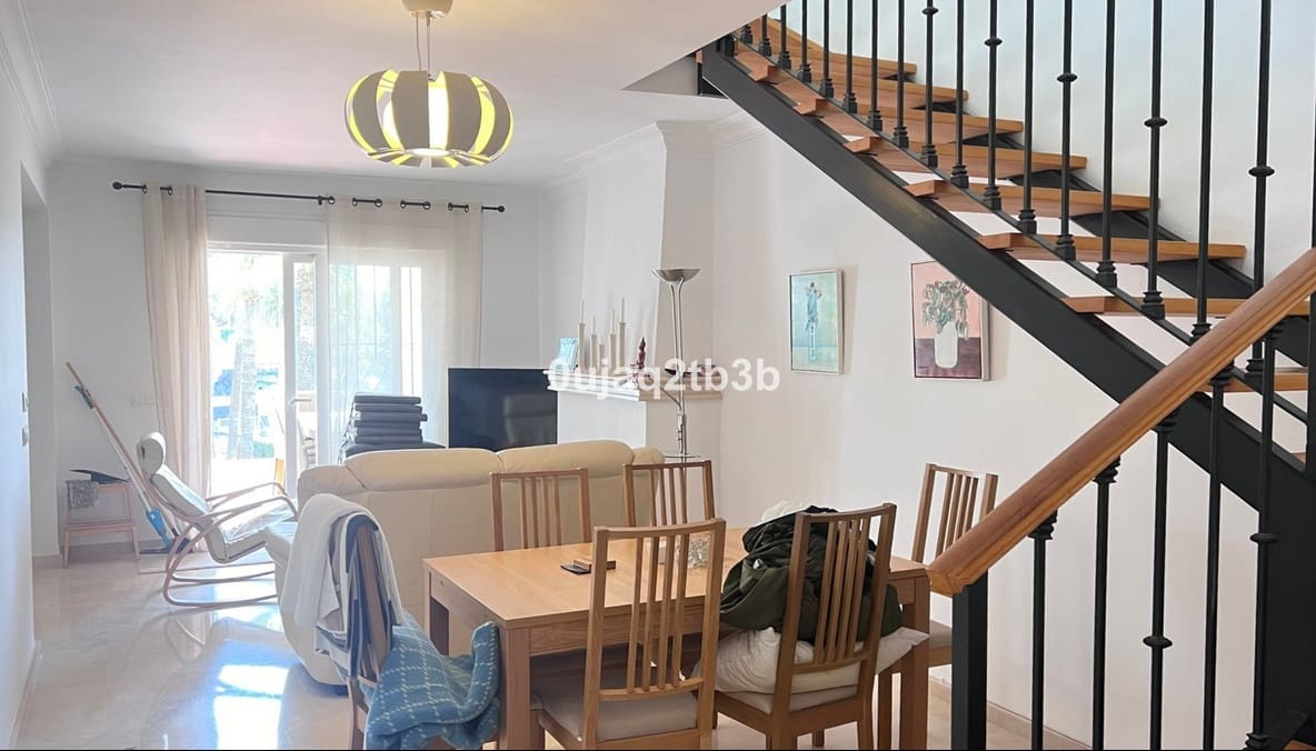 4 bedroom Apartment for sale in Nueva Andalucia with pool garage - € 1,500,000 (Ref: 9550030)