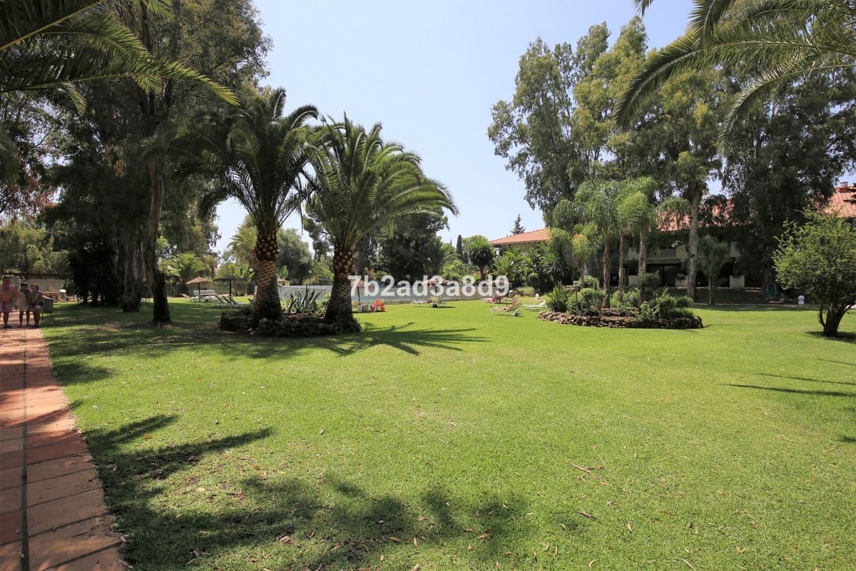 2 makuuhuone Kattohuoneisto myytävänä paikassa Puerto Banus mukana uima-altaan - 475 000 € (Ref: 9550036)