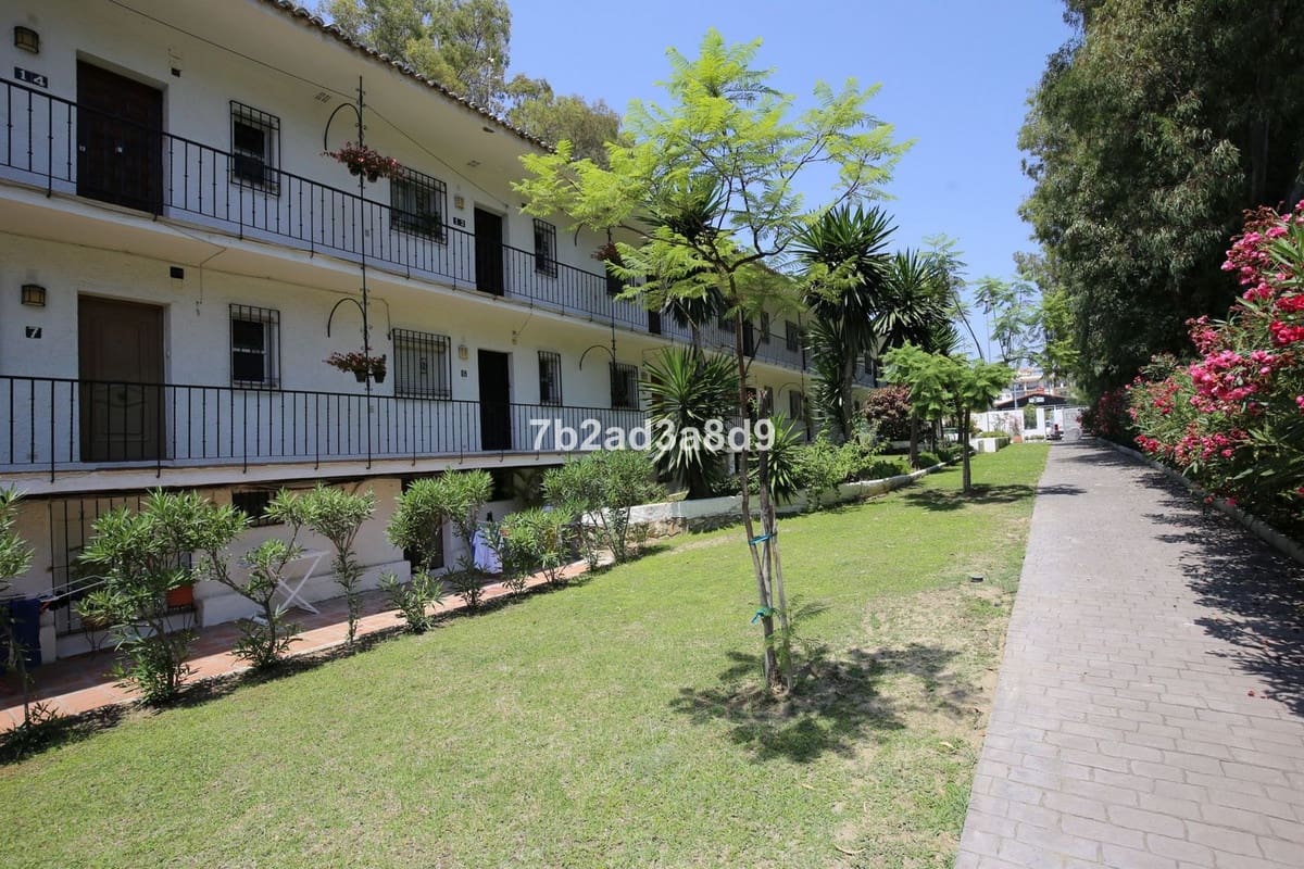 2 makuuhuone Kattohuoneisto myytävänä paikassa Puerto Banus mukana uima-altaan - 475 000 € (Ref: 9550036)