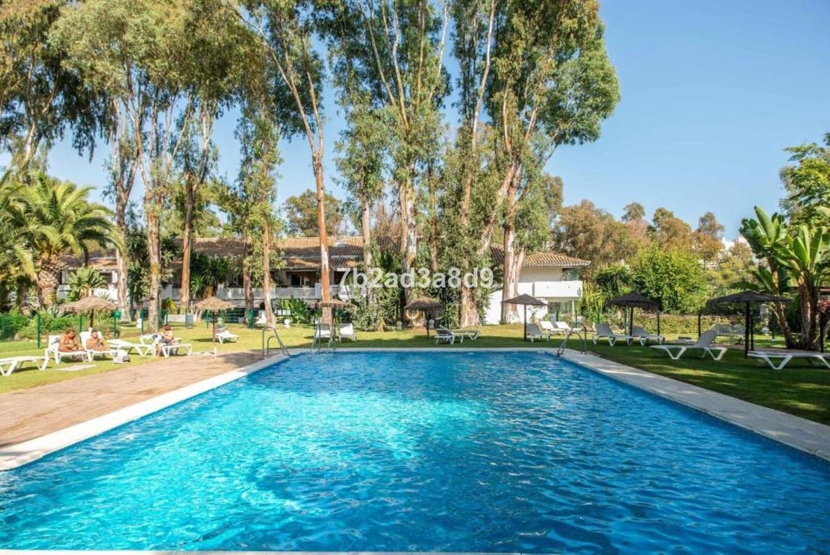 2 makuuhuone Kattohuoneisto myytävänä paikassa Puerto Banus mukana uima-altaan - 475 000 € (Ref: 9550036)