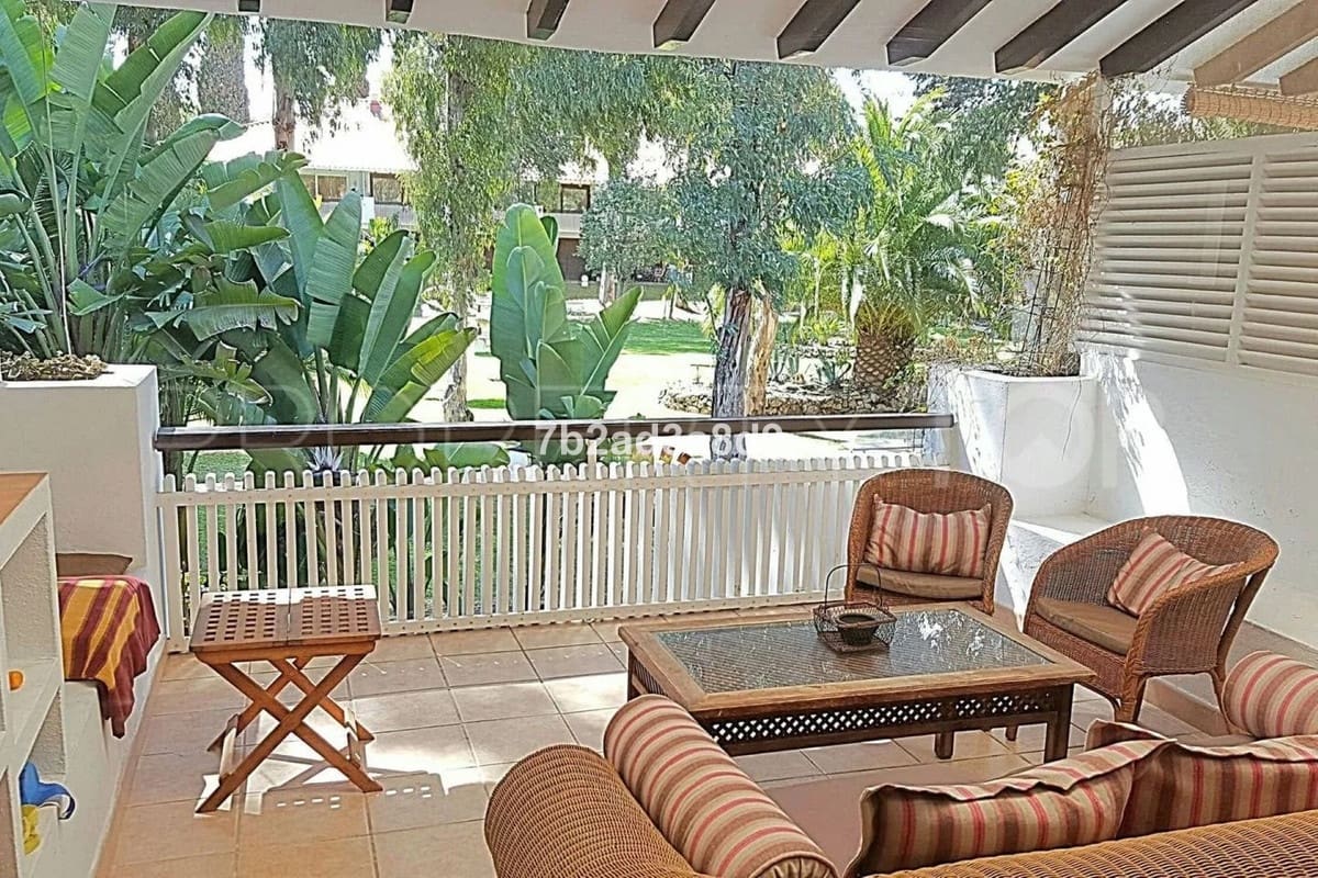 2 makuuhuone Kattohuoneisto myytävänä paikassa Puerto Banus mukana uima-altaan - 475 000 € (Ref: 9550036)