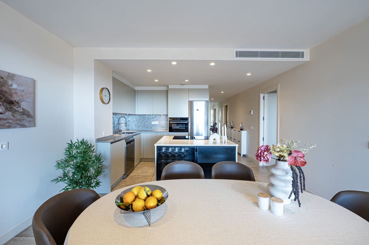 3 sypialnia Apartament na sprzedaż w La Cala de Mijas z basenem garażem - 749 000 € (Ref: 9550039)