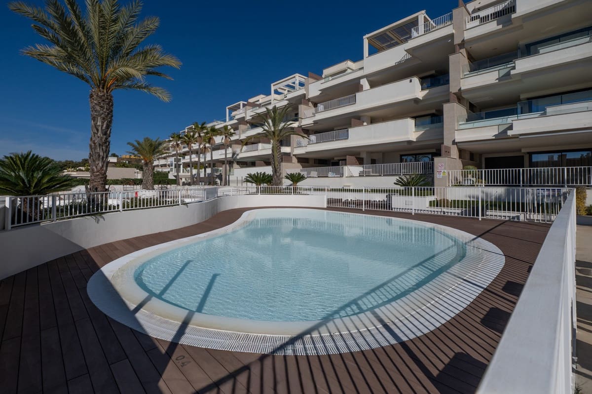 3 sypialnia Apartament na sprzedaż w La Cala de Mijas z basenem garażem - 749 000 € (Ref: 9550039)