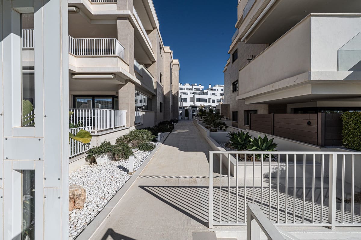 3 sypialnia Apartament na sprzedaż w La Cala de Mijas z basenem garażem - 749 000 € (Ref: 9550039)