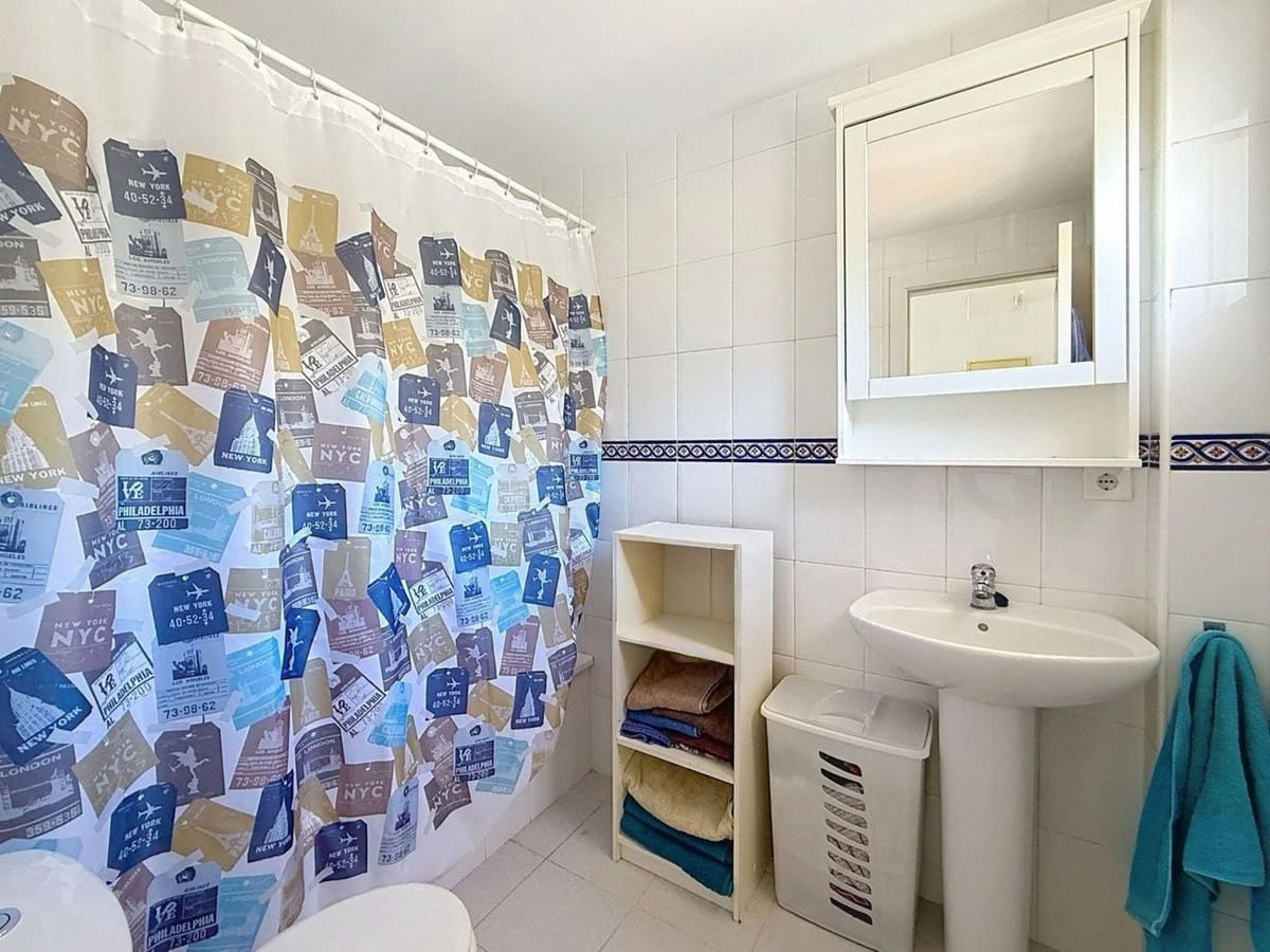 2 makuuhuone Kattohuoneisto myytävänä paikassa Bahia de Casares mukana uima-altaan 
autotalli - 240 000 € (Ref: 9550041)