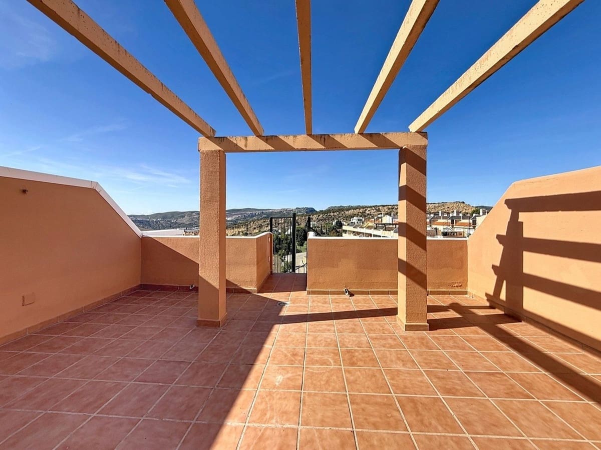 2 makuuhuone Kattohuoneisto myytävänä paikassa Bahia de Casares mukana uima-altaan 
autotalli - 240 000 € (Ref: 9550041)