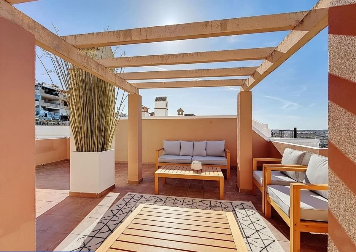 2 makuuhuone Kattohuoneisto myytävänä paikassa Bahia de Casares mukana uima-altaan 
autotalli - 240 000 € (Ref: 9550041)