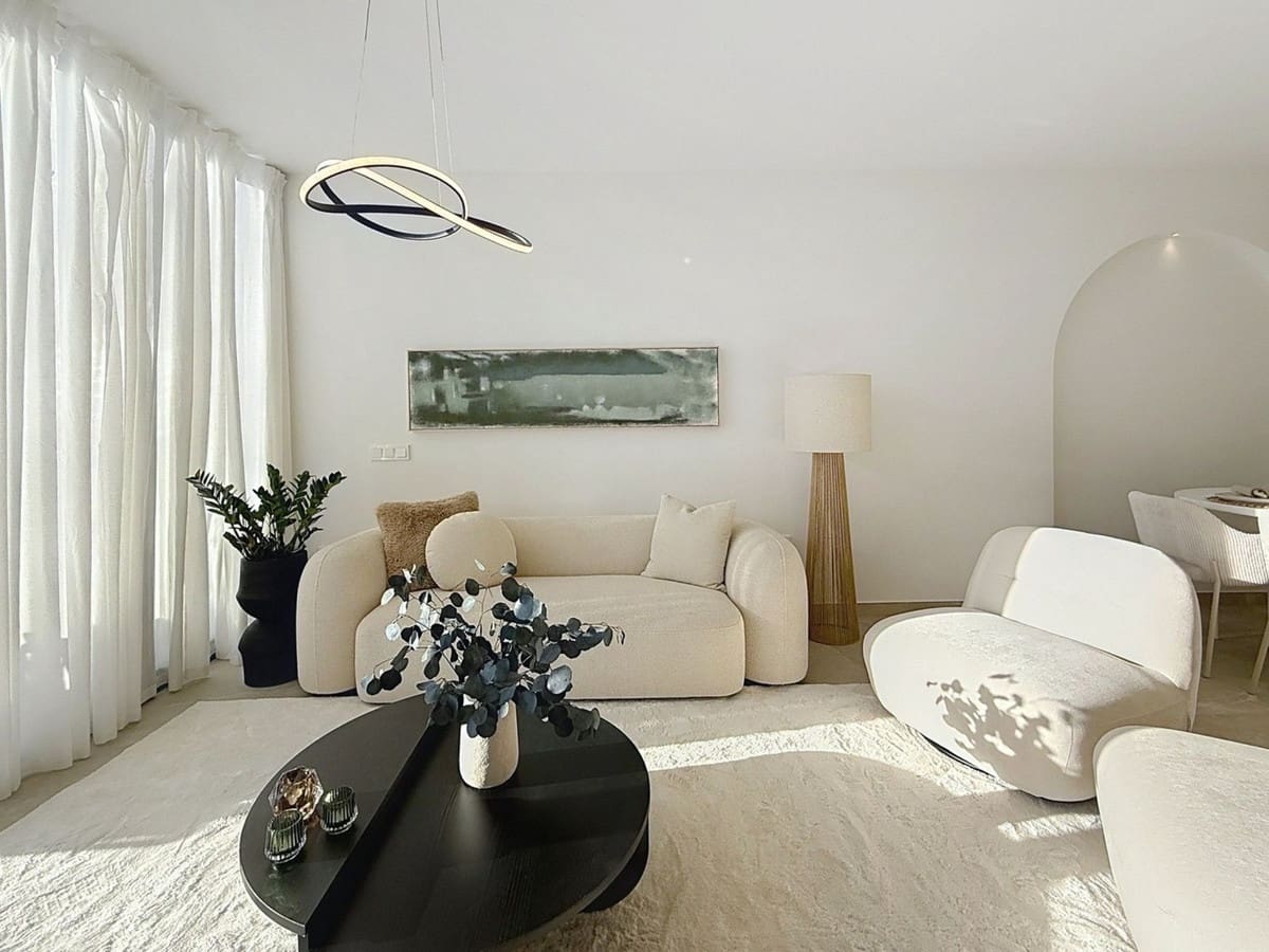 4 soveværelse Byhus til salg i Nueva Andalucia med swimmingpool - € 1.499.000 (Ref: 9550046)