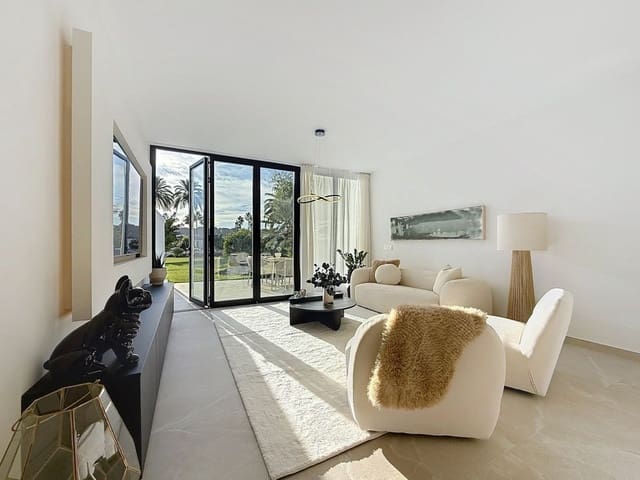 4 soveværelse Byhus til salg i Nueva Andalucia, Marbella med swimmingpool - € 1.499.000 (Ref: 9550046)