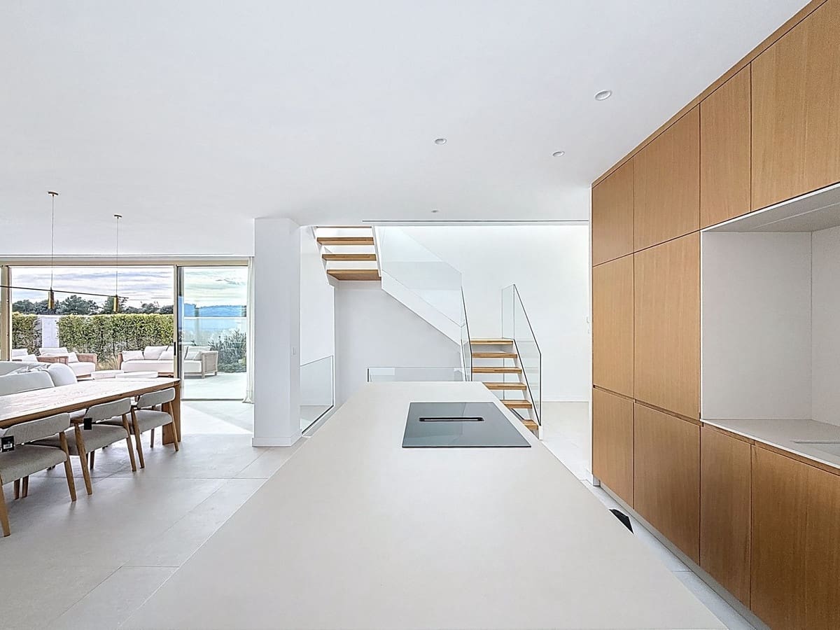 6 soverom Villa til salgs i Malaga by med svømmebasseng garasje - € 2 580 000 (Ref: 9550047)