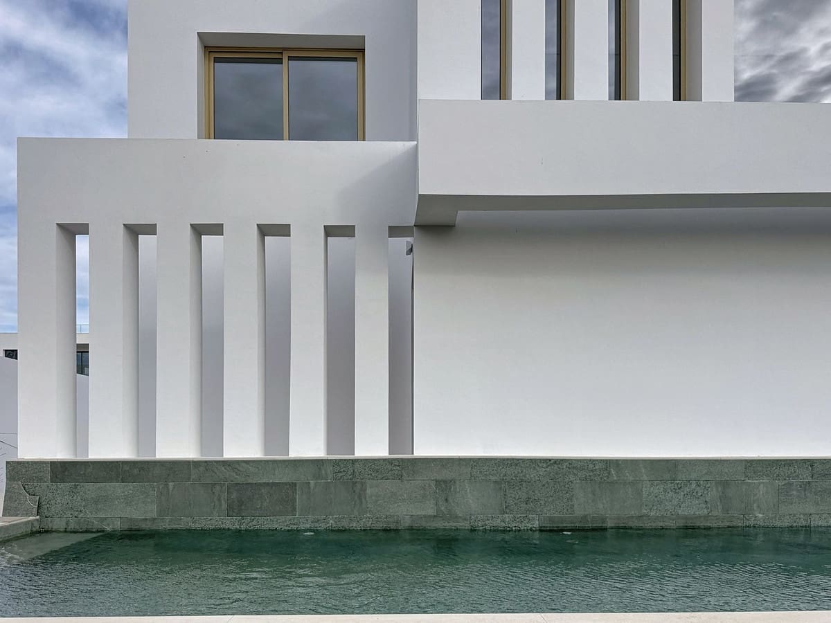 6 soverom Villa til salgs i Malaga by med svømmebasseng garasje - € 2 580 000 (Ref: 9550047)