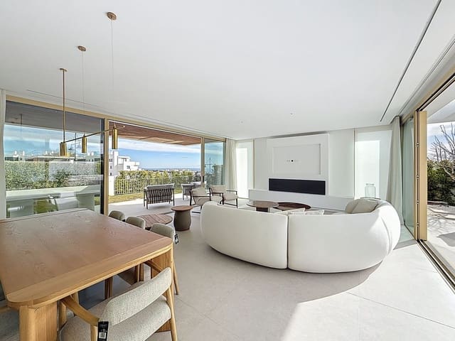 6 soverom Villa til salgs i Málaga by med svømmebasseng garasje - € 2 580 000 (Ref: 9550047)