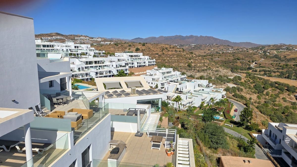 4 bedroom Penthouse for sale in La Cala de Mijas with pool garage - € 1,150,000 (Ref: 9550049)