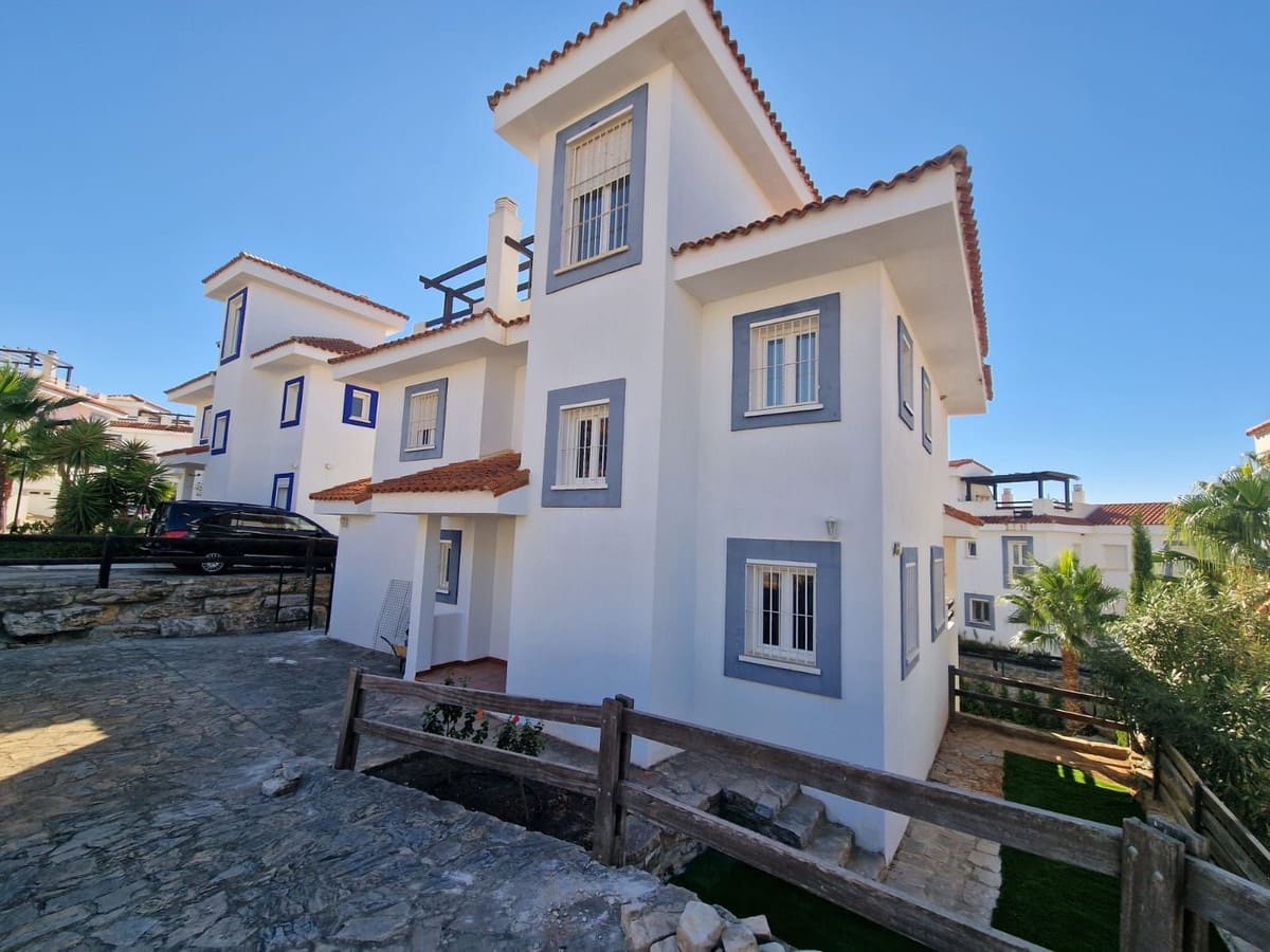 5 soveværelse Villa til salg i Manilva med swimmingpool garage - € 550.000 (Ref: 9550050)